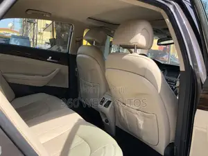 Hyundai Sonata Limited Sedan FWD (2.4L 4cyl 6A) 2017 Brown