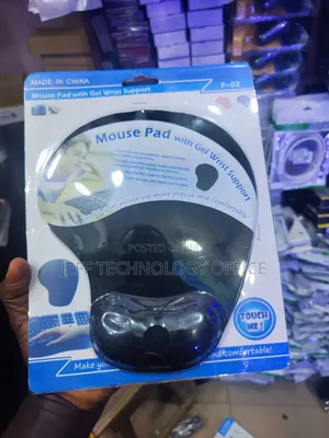 Mouse Pad With Gel Wrist Support