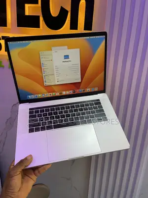 Laptop Apple MacBook Pro 2017 16GB Intel Core i7 SSD 512GB