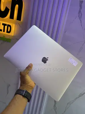 Laptop Apple MacBook Pro 2017 16GB Intel Core i7 SSD 512GB