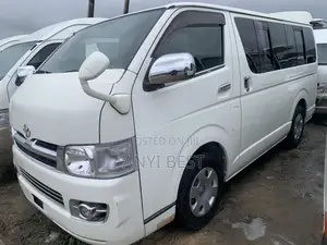 Toyota HiAce 2015 White