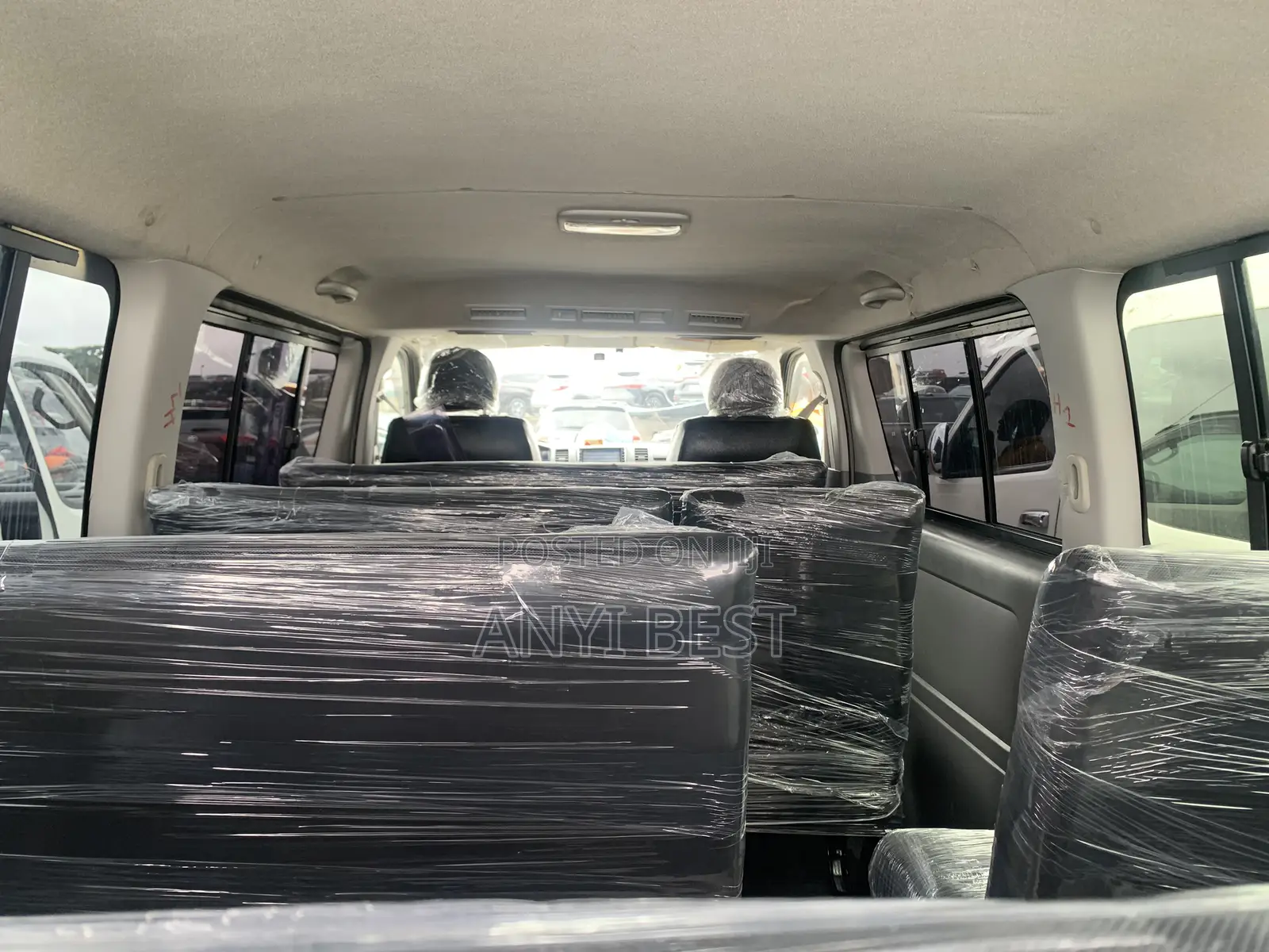 Toyota HiAce 2015 White