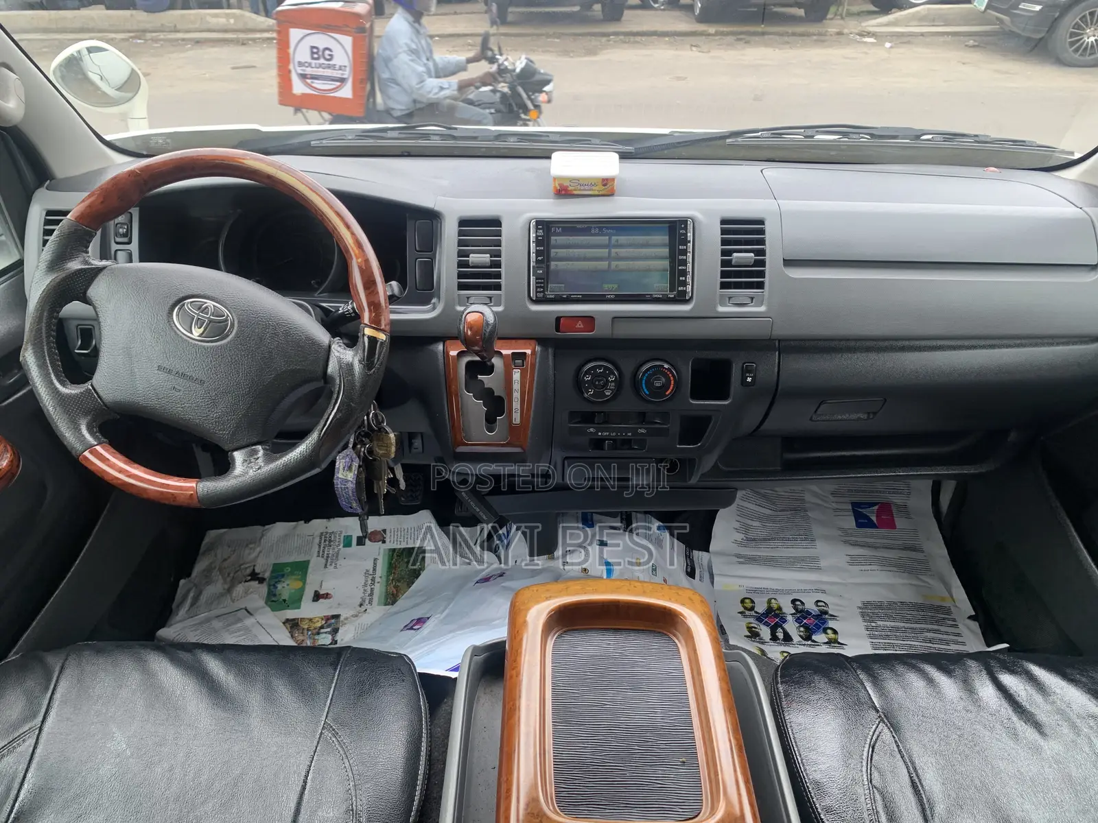 Toyota HiAce 2015 White