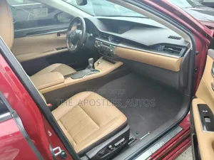 Lexus ES 2017 Red