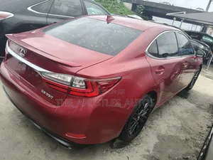 Lexus ES 2016 Red