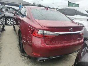 Lexus ES 2016 Red