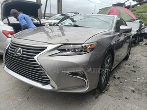 Lexus ES 2017 Gold