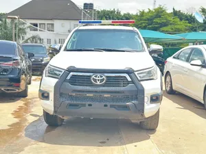 Toyota Hilux 2013 White