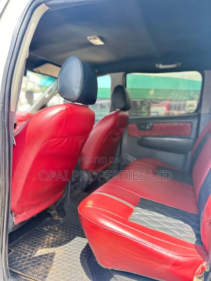 Toyota Hilux 2013 White