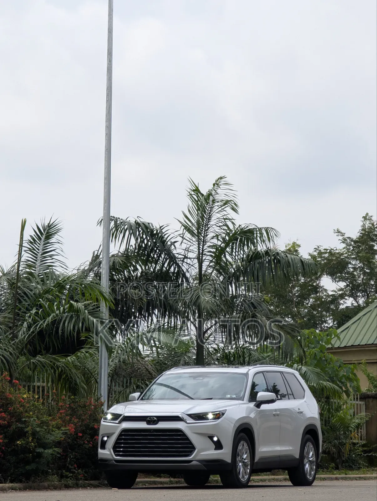 Toyota Highlander 2024 White