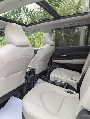 Toyota Highlander 2024 White