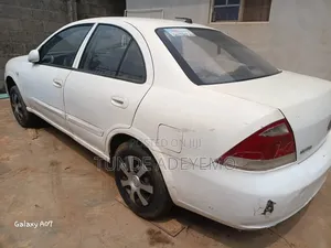 Nissan Sunny 2010 White