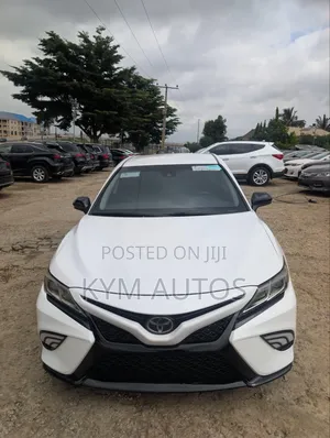 Toyota Camry 2019 White