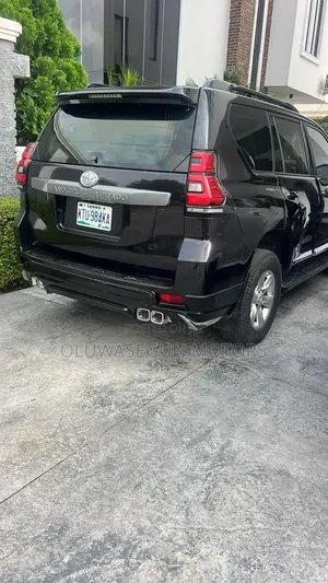 Toyota Land Cruiser Prado 2011 Black