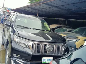 Toyota Land Cruiser Prado 2011 Black