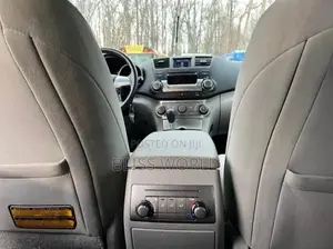 Toyota Highlander SE 2012 Gray