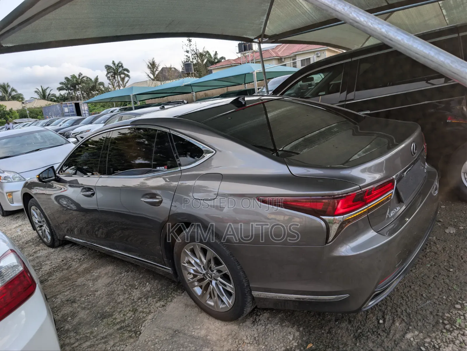 Lexus LS 2018 Brown