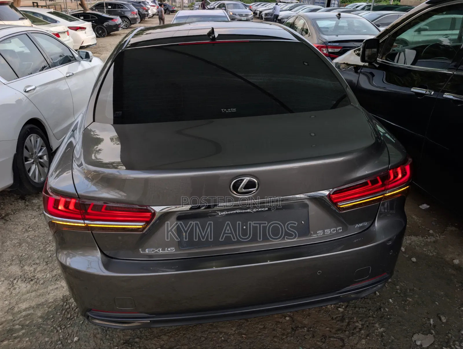 Lexus LS 2018 Brown