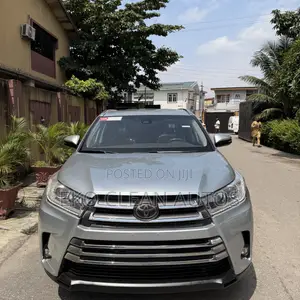 Toyota Highlander XLE 2019 Ivory