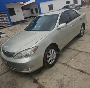 Toyota Camry 2004 Silver