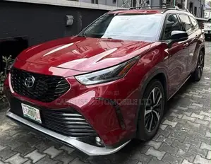 Toyota Highlander XSE 2021 Red
