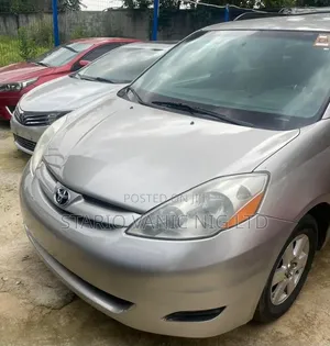 Toyota Sienna 2006 Silver