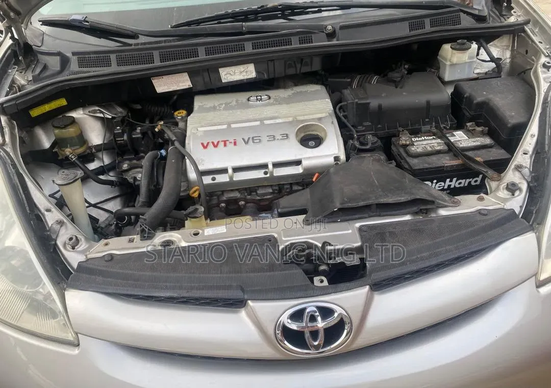 Toyota Sienna 2006 Silver