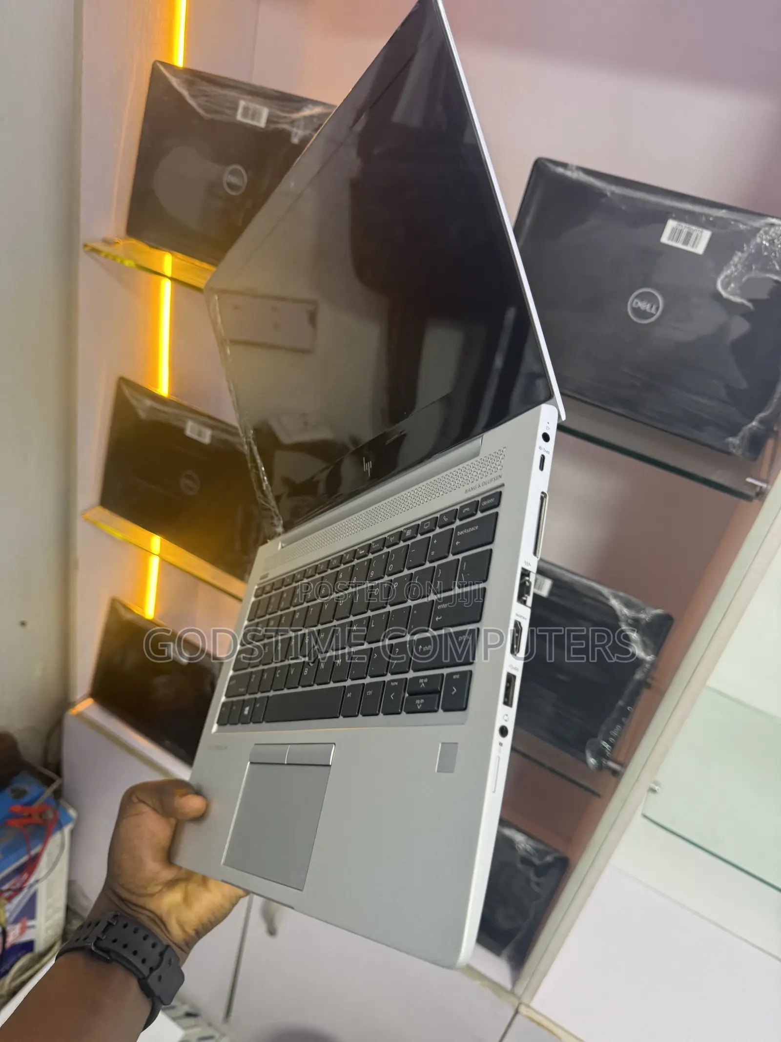 New Laptop HP 8GB AMD Ryzen 5 SSD 256GB