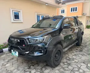 Toyota Hilux 2019 Black