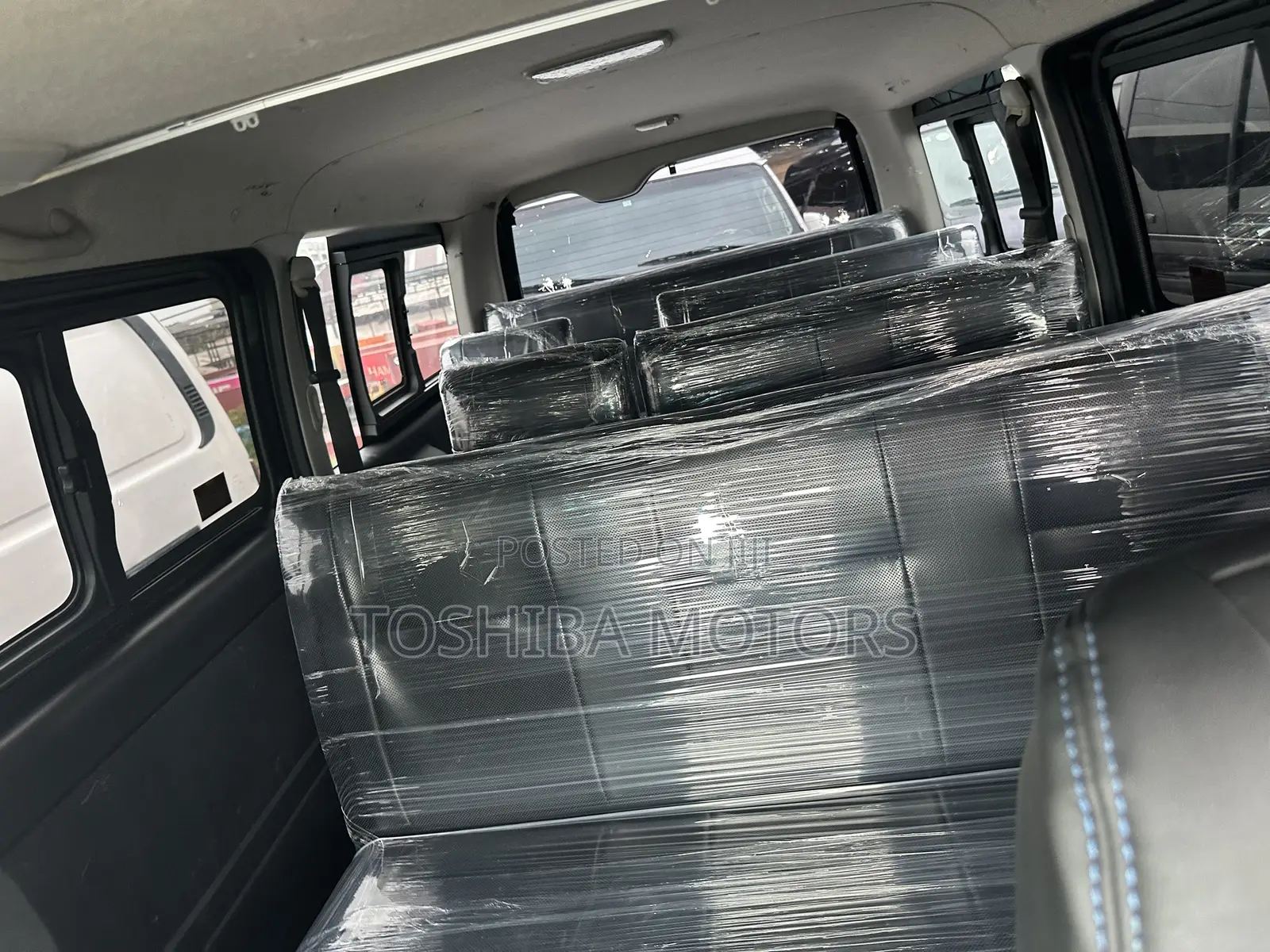 Toyota HiAce 2016 Black