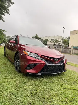 Toyota Camry 2018 Red