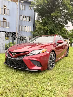 Toyota Camry 2018 Red