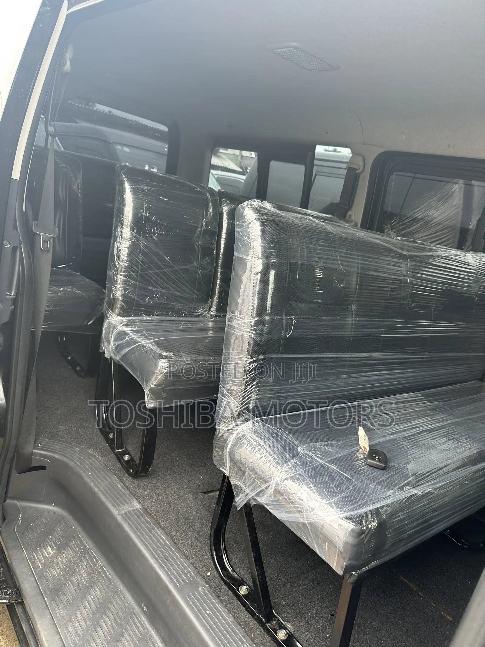 Toyota HiAce 2016 Black