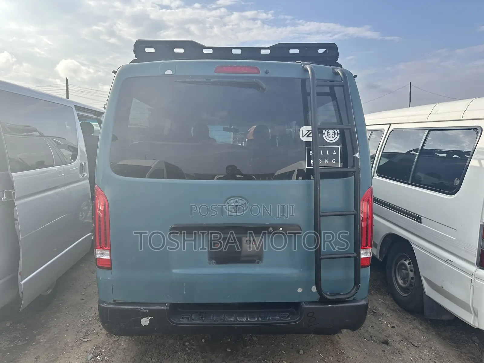 Toyota HiAce 2013 Black