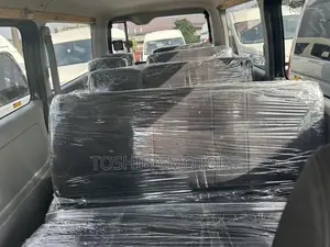 Toyota HiAce 2013 Black