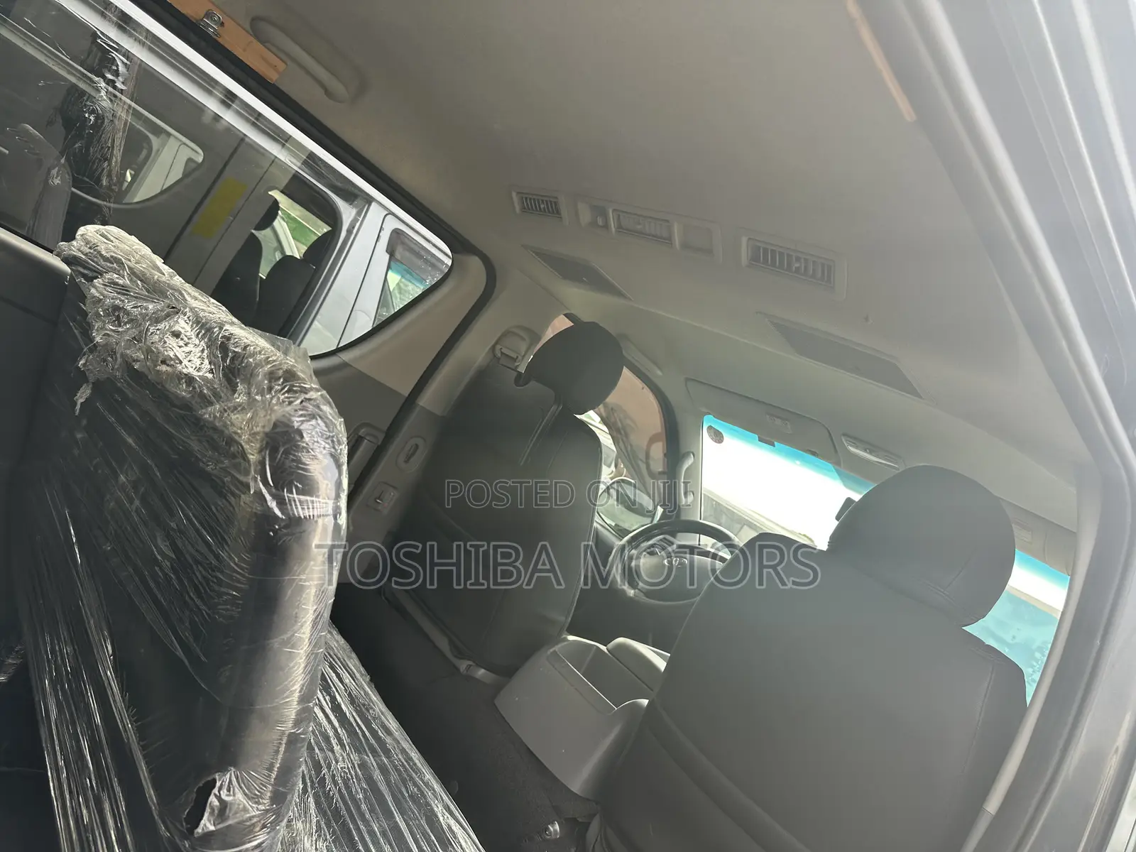 Toyota HiAce 2013 Black
