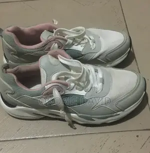 Sneakers Size 41