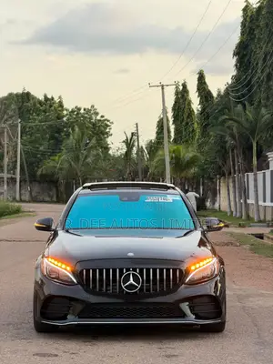 Mercedes-Benz C300 2016 Black