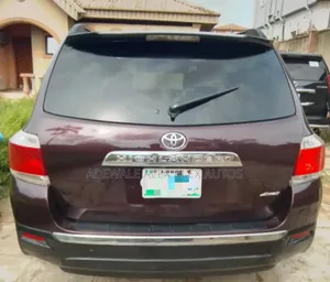 Toyota Highlander 2013 Brown