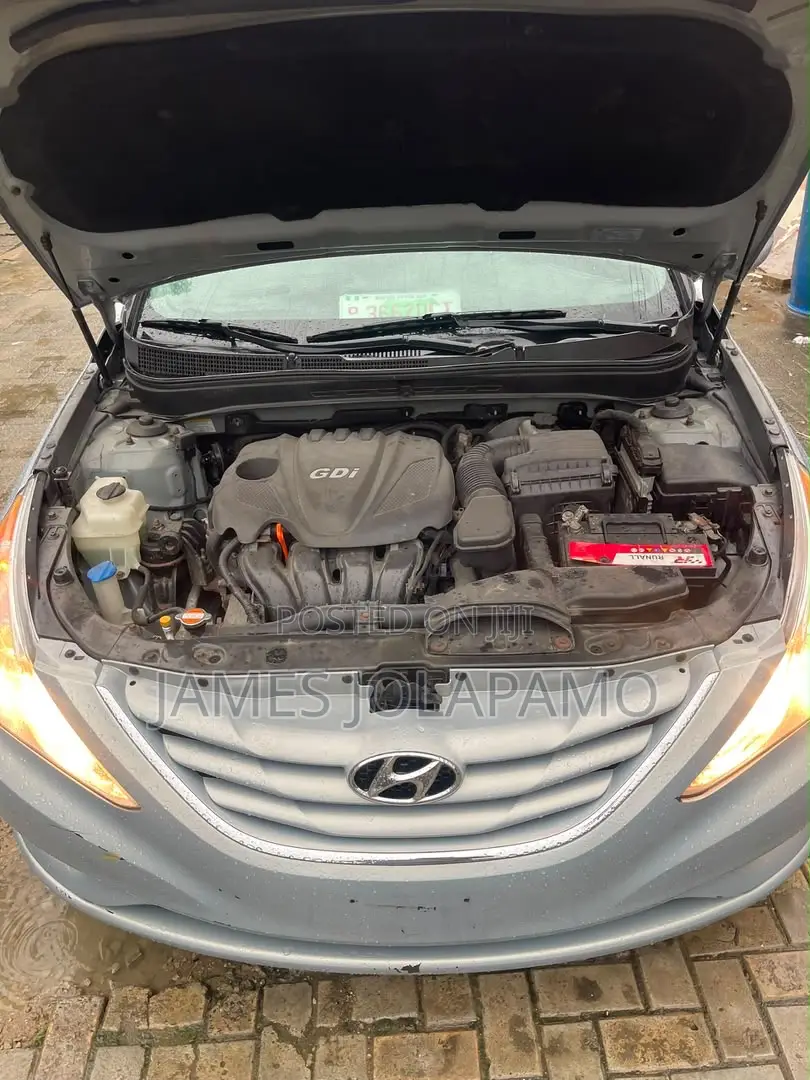 Hyundai Sonata 2011 Silver