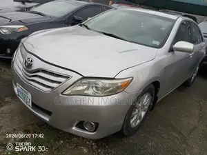 Toyota Camry 2010 Silver