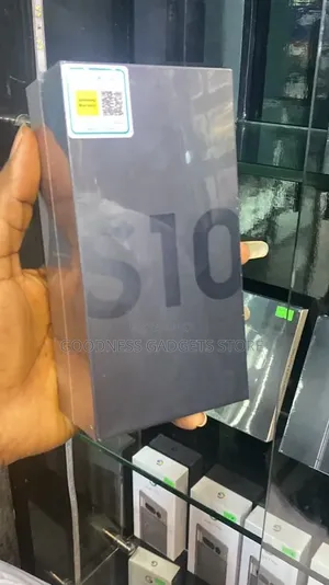 New Samsung Galaxy S10 128 GB Black