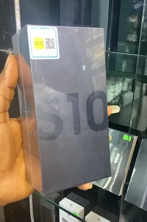 New Samsung Galaxy S10 128 GB Black