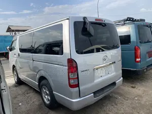 Toyota HiAce 2013 Silver