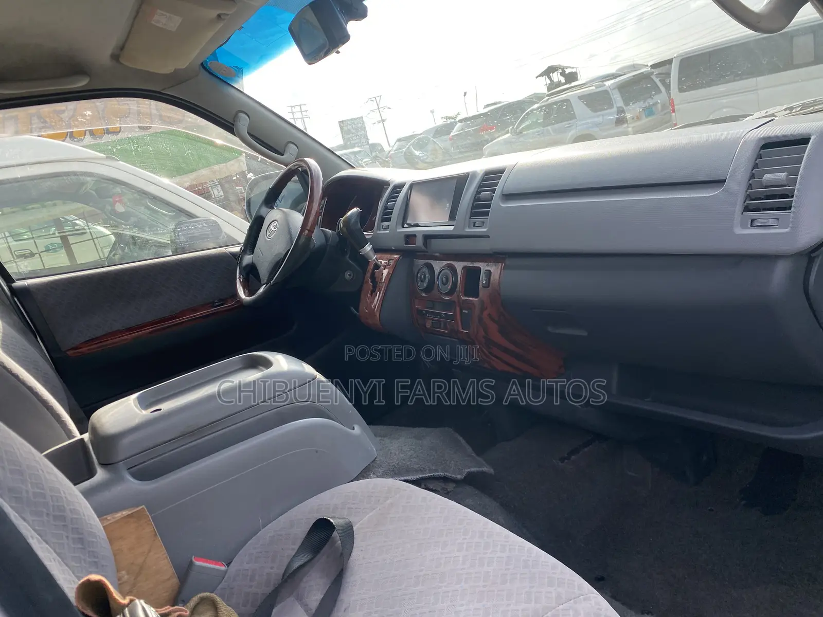 Toyota HiAce 2013 Silver