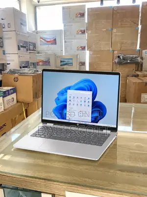 New Laptop HP OmniBook 5 14" 16GB Intel Core i7 SSD 512GB