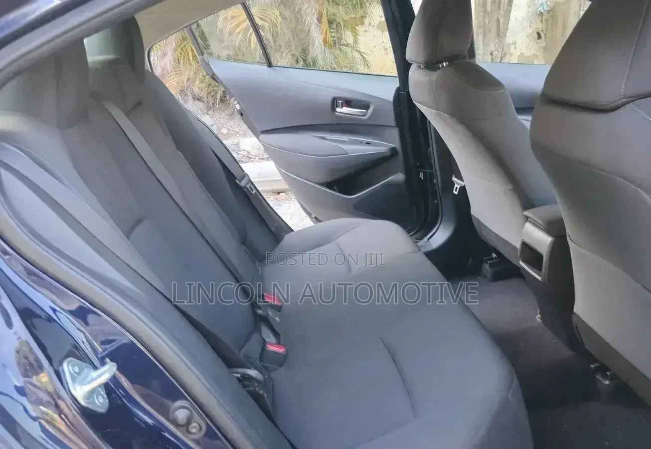 Toyota Corolla LE 2021 Blue