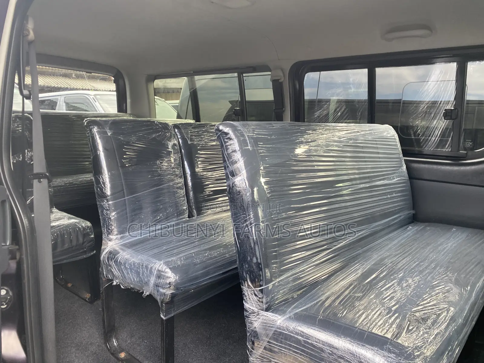 Toyota HiAce 2010