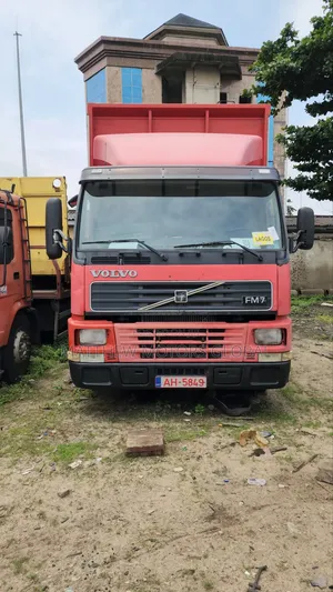 Volvo FM7 Truck 2006 Red