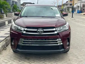 Toyota Highlander XLE V6 4x4 (3.5L 6cyl 6A) 2016 Burgundy